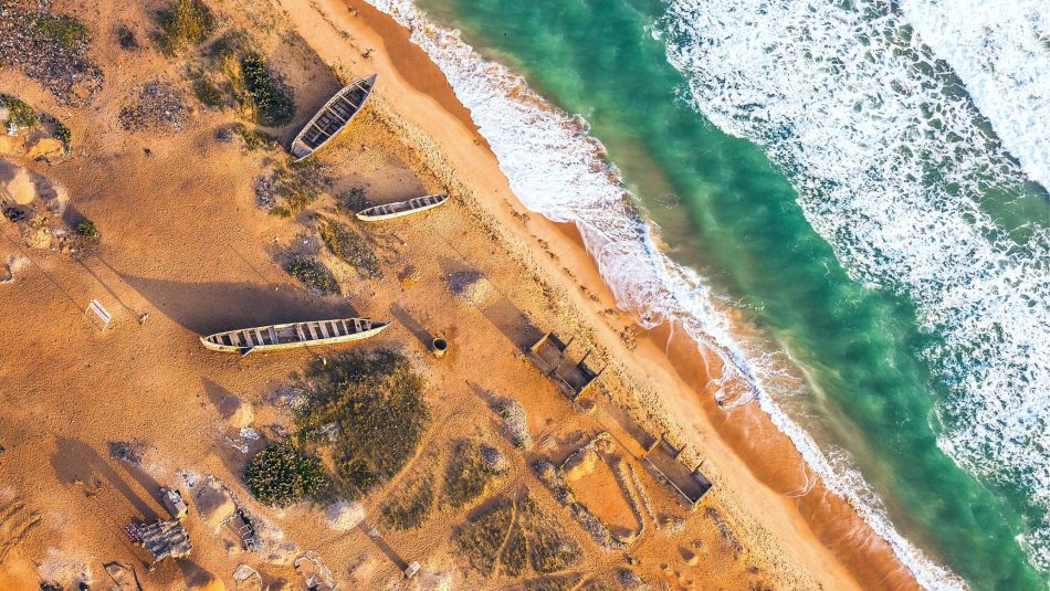 Découvrez les Plages Paradisiaques à Proximité de l’Hôtel Ahoefa King Salomon Garden